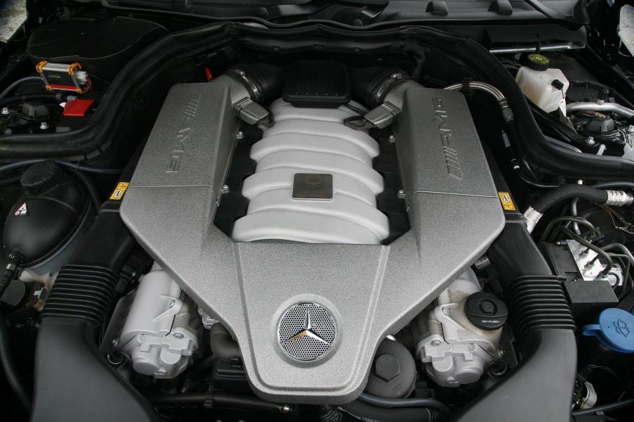  Mercedes-Benz C63 AMG by Edo Competition 2009 года  (фото 15 из 26)